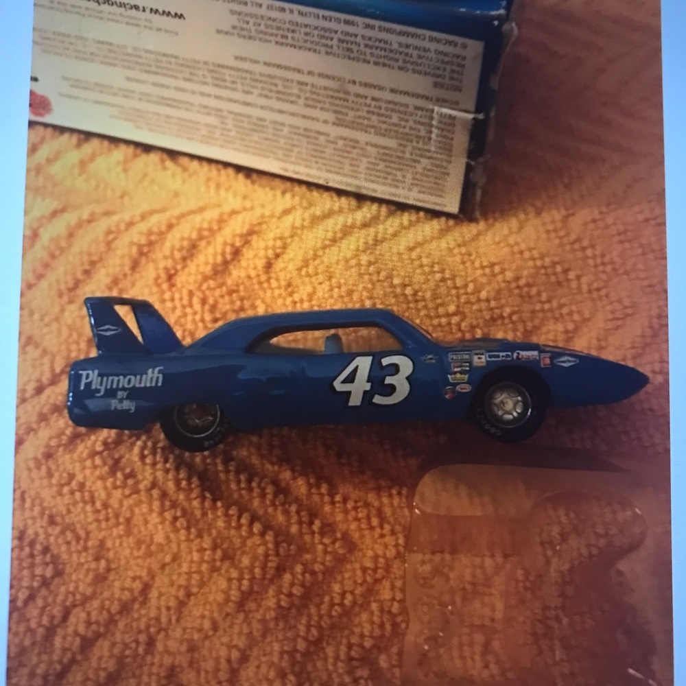 1970 richard petty  #43 Plymouth Superbird Die-Cast Toy Racing car - Picture 2 of 8